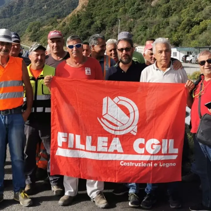 Cantieri bloccati sulla Longobucco-mare: i lavoratori incrociano le braccia a causa dei ritardi nei pagamenti