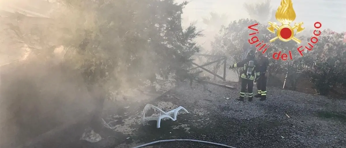 Due vasti incendi nel Catanzarese: danni e disagi alla popolazione anche nel capoluogo