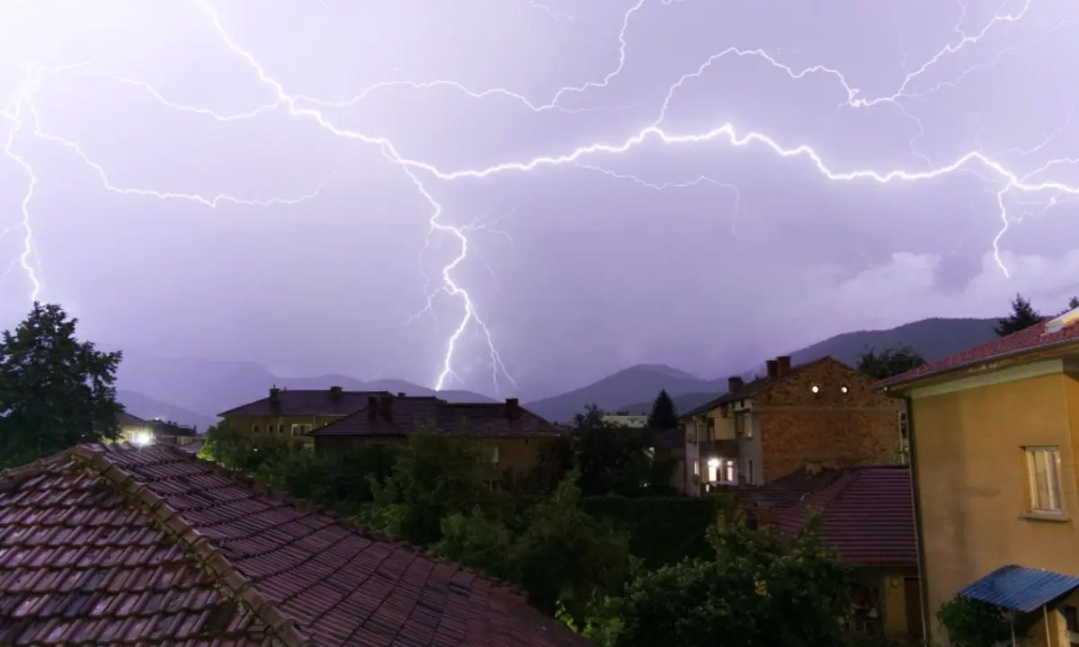 Maltempo Calabria: da domani crollo delle temperature e temporali, allerta sul Tirreno cosentino