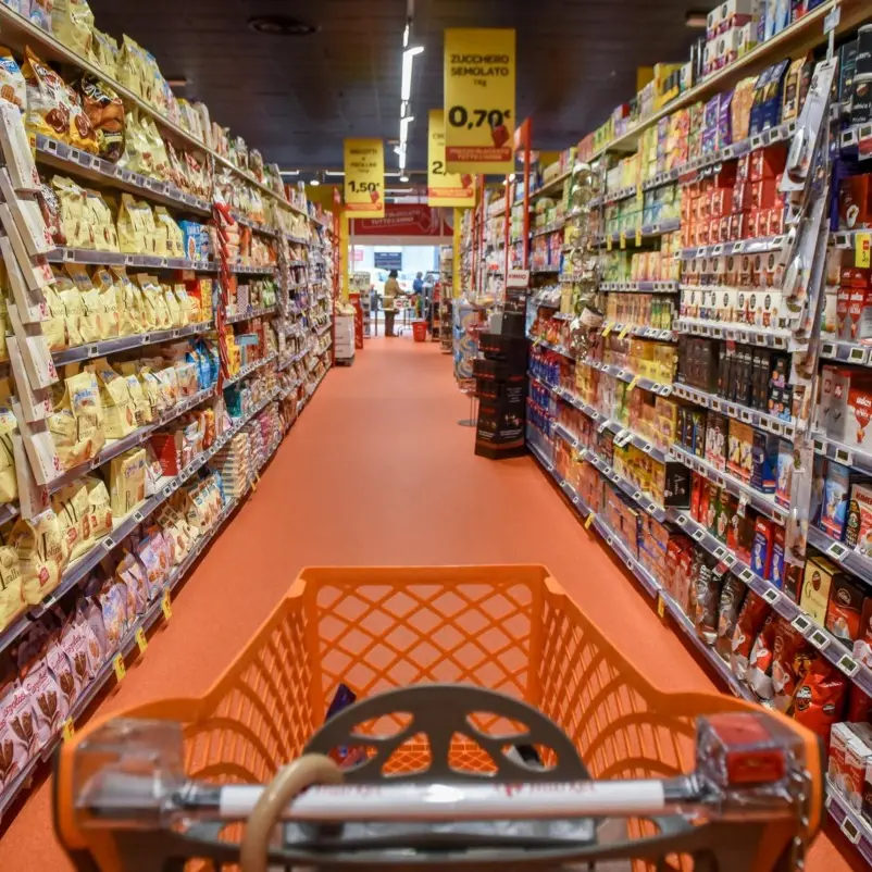 A Cosenza la spesa più cara d’Italia: +13%, per le famiglie aumento di 900 euro l’anno