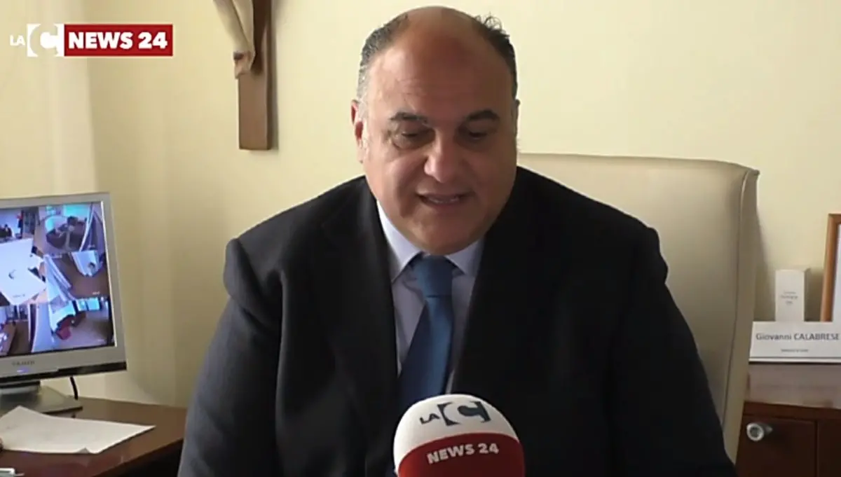 Giovanni Calabrese, chi è il sindaco di Locri candidato in Calabria alle elezioni politiche 2022