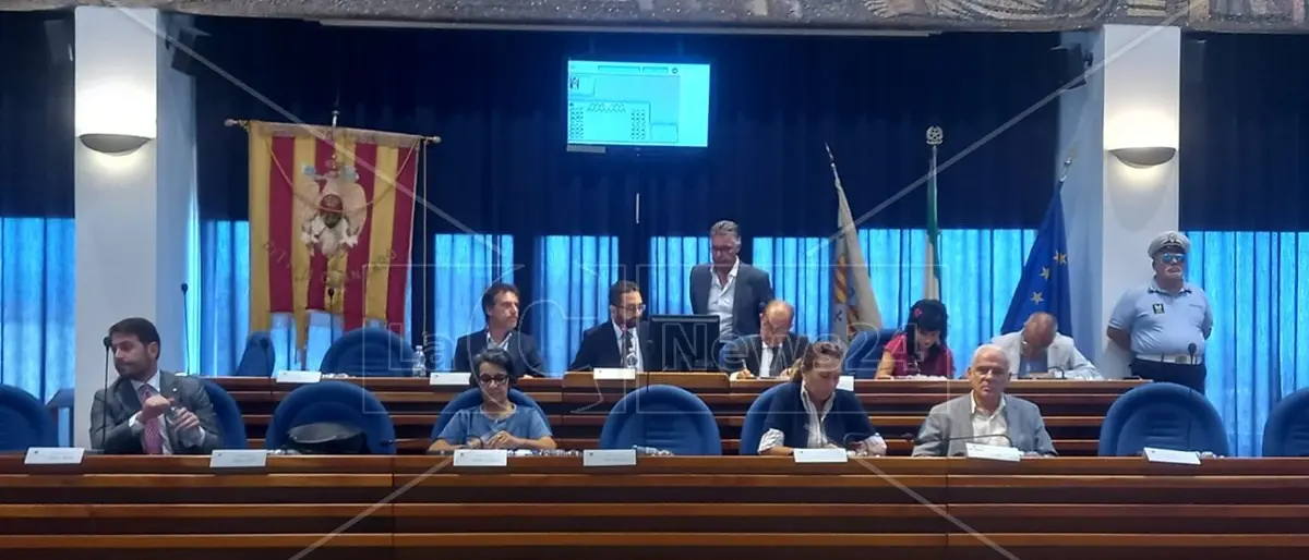 Facoltà di Medicina all’Unical, a Catanzaro un Consiglio comunale aperto: «Venga anche Occhiuto»