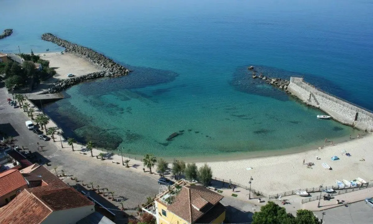 Dramma a Pizzo, ha un malore in mare mentre fa pesca subacquea: morto 58enne