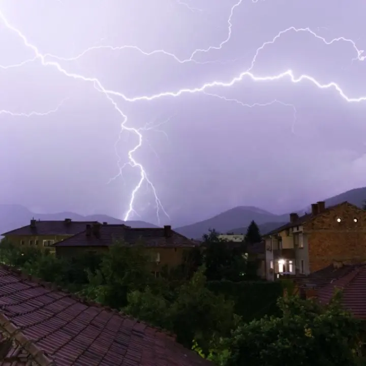 In arrivo temporali e forti venti, allerta arancione nei territori del tirreno cosentino