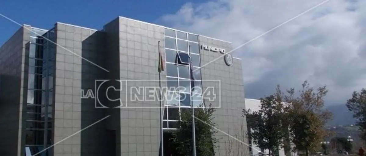 Rende, nominata la commissione d’accesso: dovrà scoprire eventuali infiltrazioni mafiose in Comune