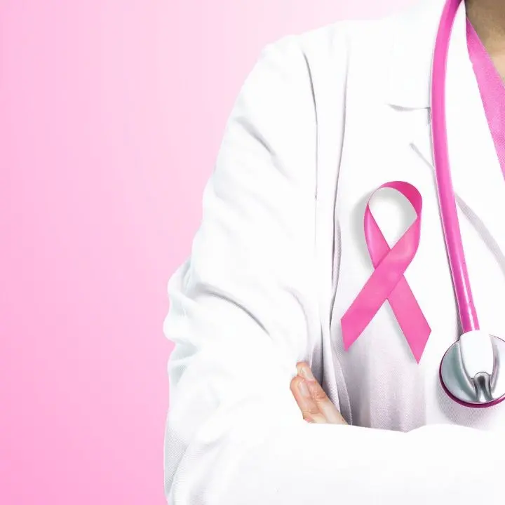 Neoplasie femminili, il 16 ottobre a Catanzaro la prima “Passeggiata in rosa”