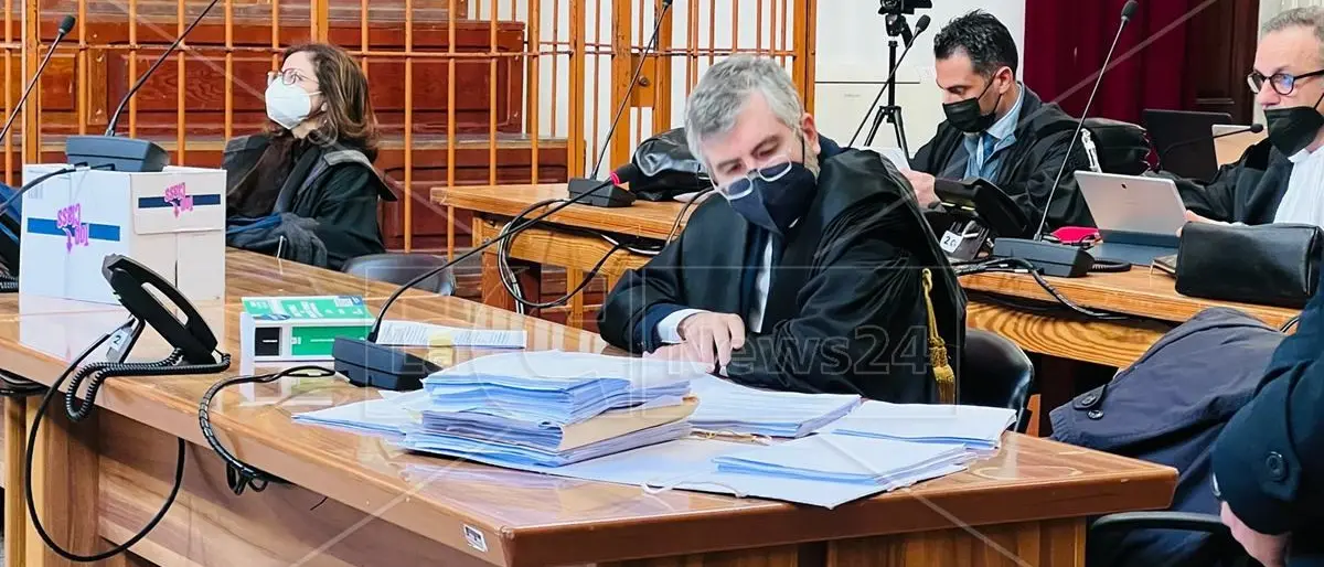 L’informativa Dia su tre pentiti che parlano dei rapporti tra mafia e clan calabresi: il pg cita Craxi e Berlusconi