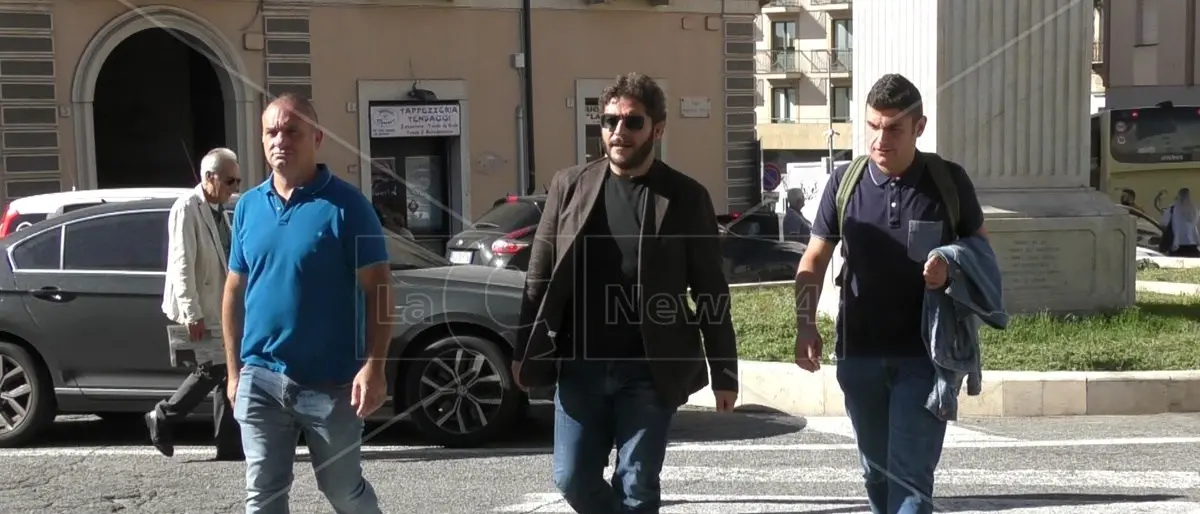 Arresti nel Crotonese, indagati anche un ex sindaco e un ex carabiniere: sono accusati di concorso esterno