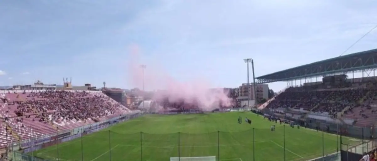 Reggina-Cosenza, prevendita al via: sogno 15mila spettatori, polemica sulla tessera del tifoso
