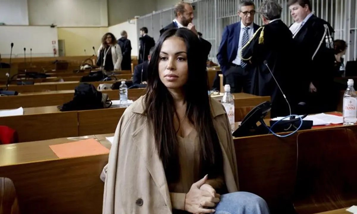 Ruby ter, Karima in aula per l’arringa della difesa: «Mai fatto sesso con Berlusconi»