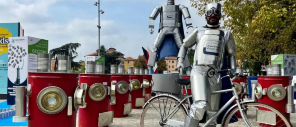 Capitan acciaio sbarca a Cosenza per promuovere il valore della raccolta differenziata