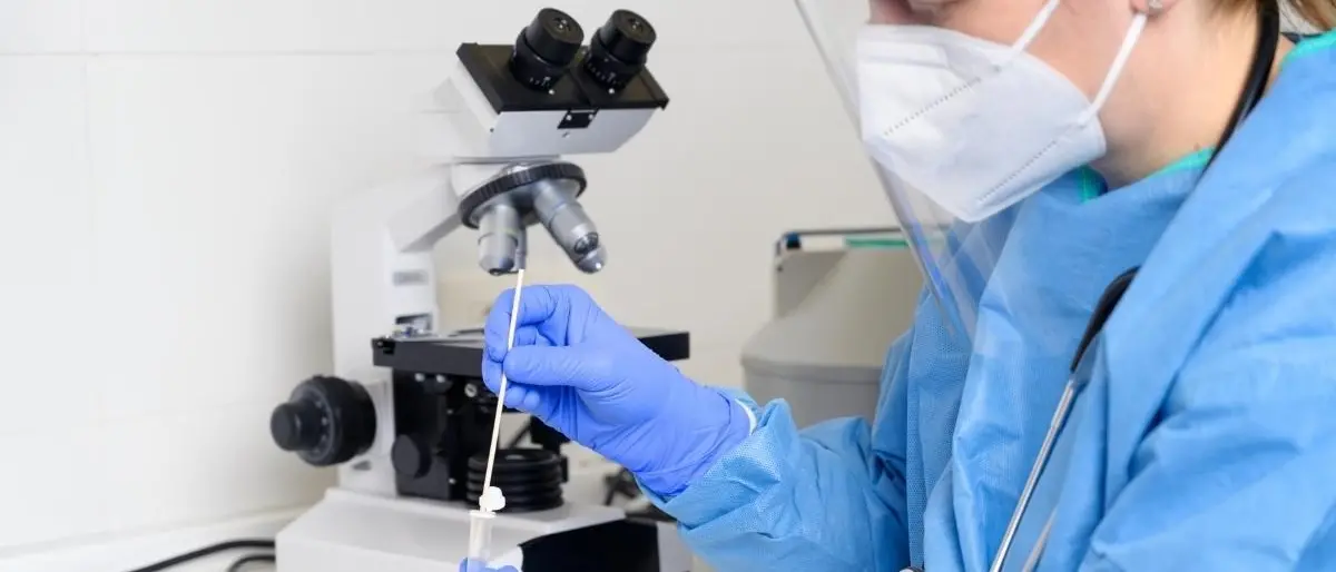 Covid, in Calabria aumentano i ricoveri in area medica (+11): 933 nuovi casi e 3 morti nel bollettino