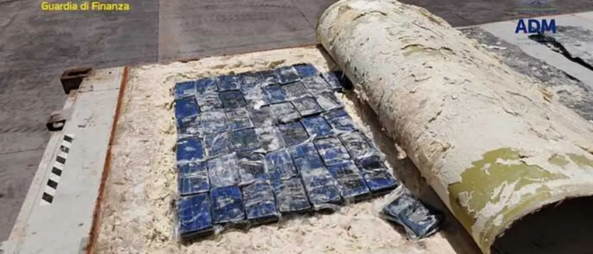 Oltre un quintale di cocaina tra frutta proveniente dall’Ecuador sequestrato al porto di Catania