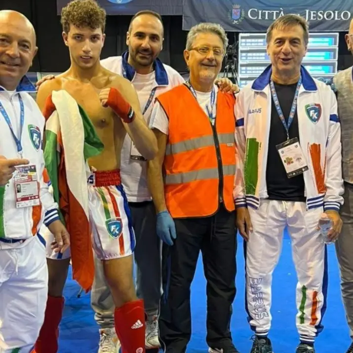 Kickboxing, è calabrese il nuovo vice campione del mondo disciplina “Lowkick”: medaglia d’argento per Brunetti