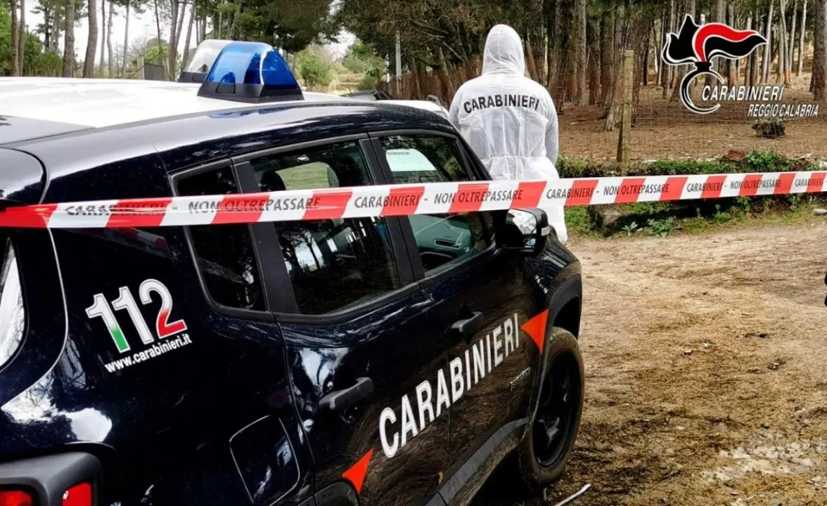 Spara al vicino per futili motivi e poi si dà alla fuga, arrestato un 64enne nel Catanzarese