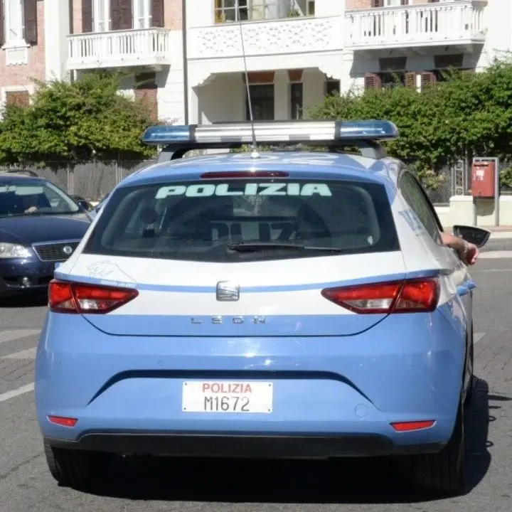 Crotone, picchia e minaccia la moglie per anni anche davanti ai figli: arrestato 43enne