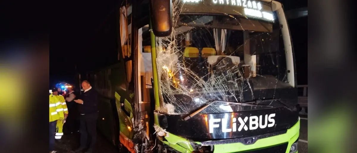 Incidente sull’A2, pullman con 50 calabresi a bordo rischia di precipitare nel vuoto