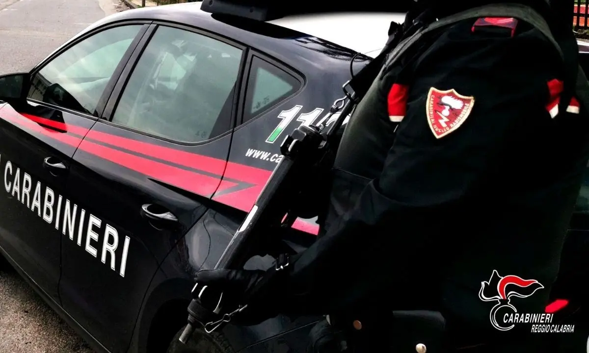 Un 21enne tenta di abusare sessualmente di una 87enne nel Reggino, arrestato dai carabinieri