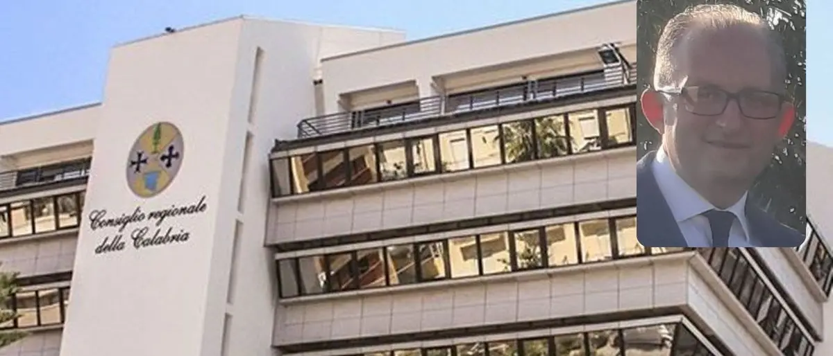 Vince concorso al Consiglio regionale nel 2010 ma non viene mai assunto, ora chiede tutti gli stipendi arretrati