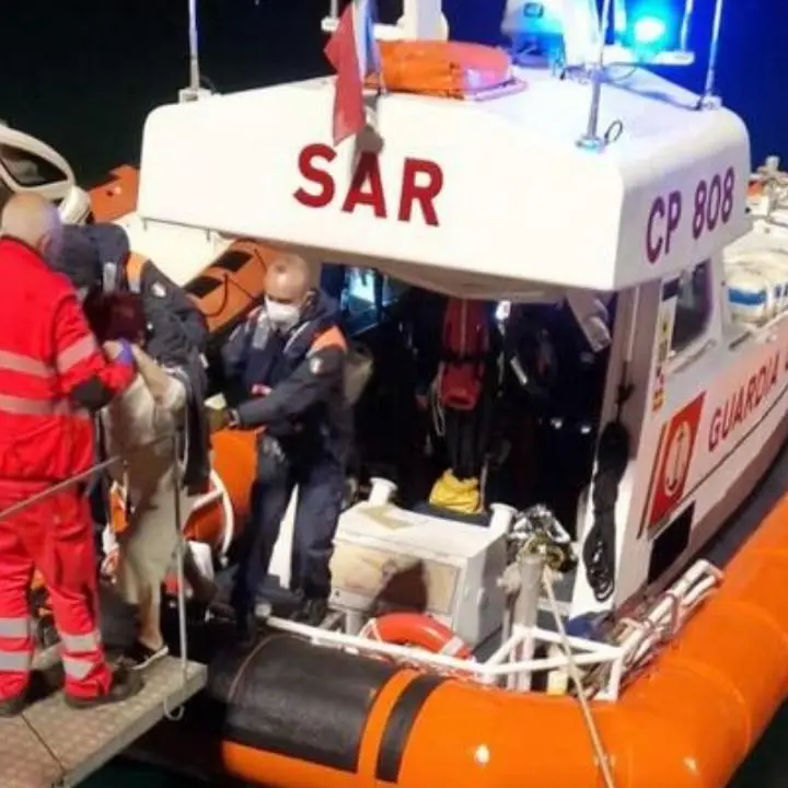 Malore su una nave da crociera a largo di Vibo, 57enne soccorsa dalla Guardia costiera