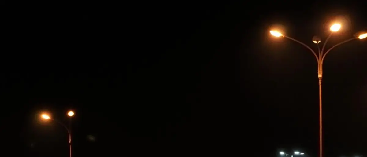 A Gizzeria luci pubbliche spente dall’1 alle 6: «Necessario per risparmiare sulle bollette»