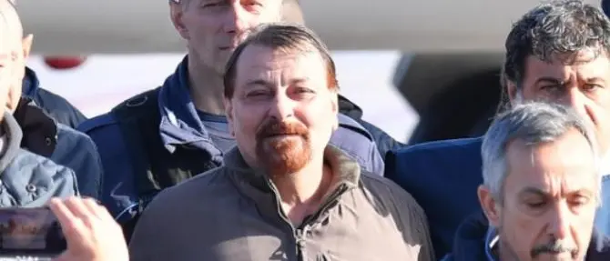 L’ex terrorista Cesare Battisti a giudizio in Calabria per resistenza e oltraggio a pubblico ufficiale
