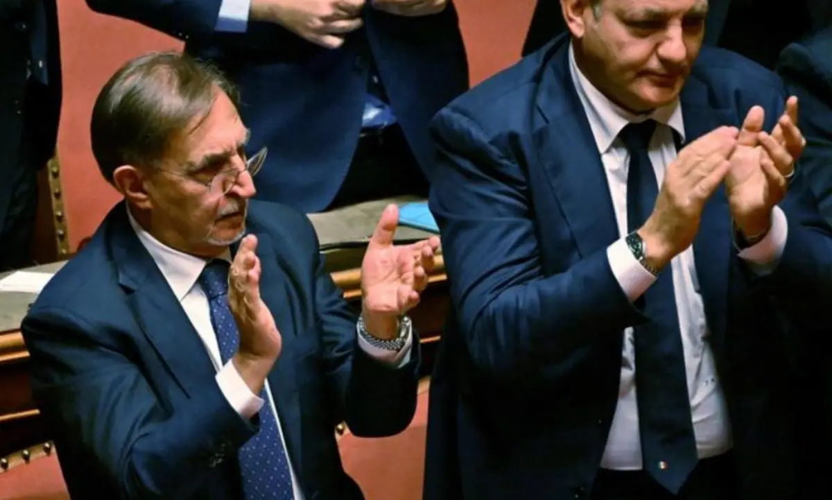 La Russa nuovo presidente del Senato senza i voti di Fi: centrodestra spaccato e sospetti di “inciucio”