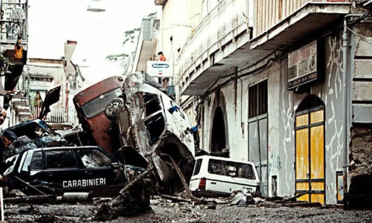 Crotone, 26 anni fa l’alluvione mortale che non ha insegnato nulla: «Memoria indispensabile per la prevenzione»