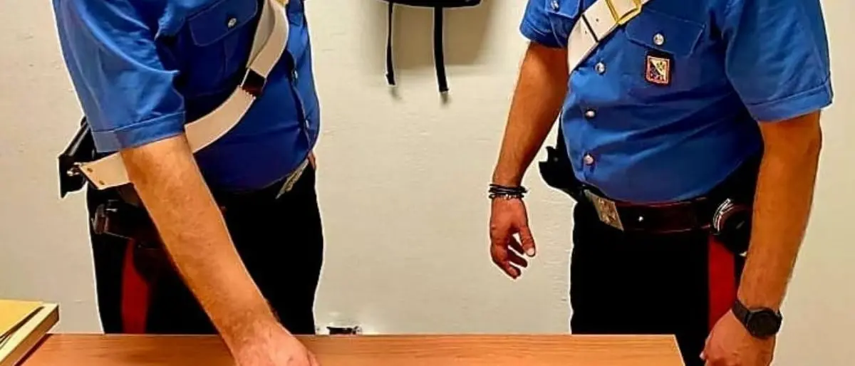 Tenta di sparare al genero ma la pistola si inceppa, arrestato 68enne