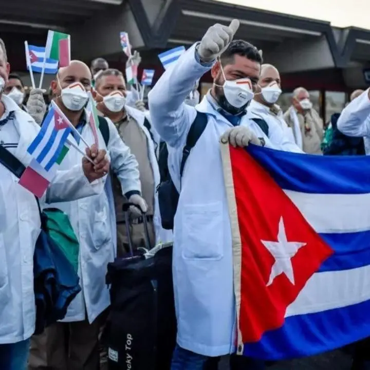 Medici cubani, il nocciolo della questione si sposta dall’emergenza sanitaria ai diritti civili