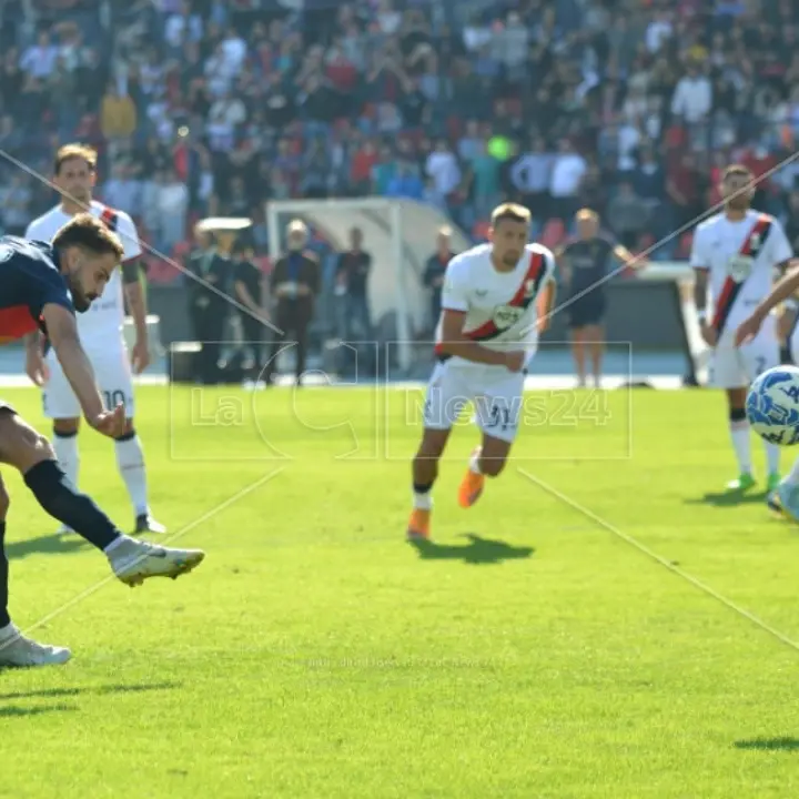 Cosenza, altro scivolone. Allo stadio Marulla fa festa il Genoa