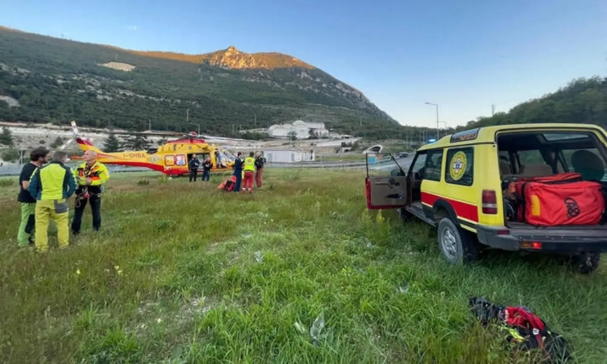 Travolto da una frana durante una scalata: muore climber di 36 anni