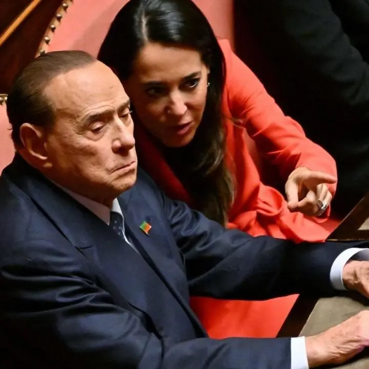 (Don’t) kiss me Licia, il Cav nomina Ronzulli capogruppo Fi al Senato e sui social si scatena la bagarre