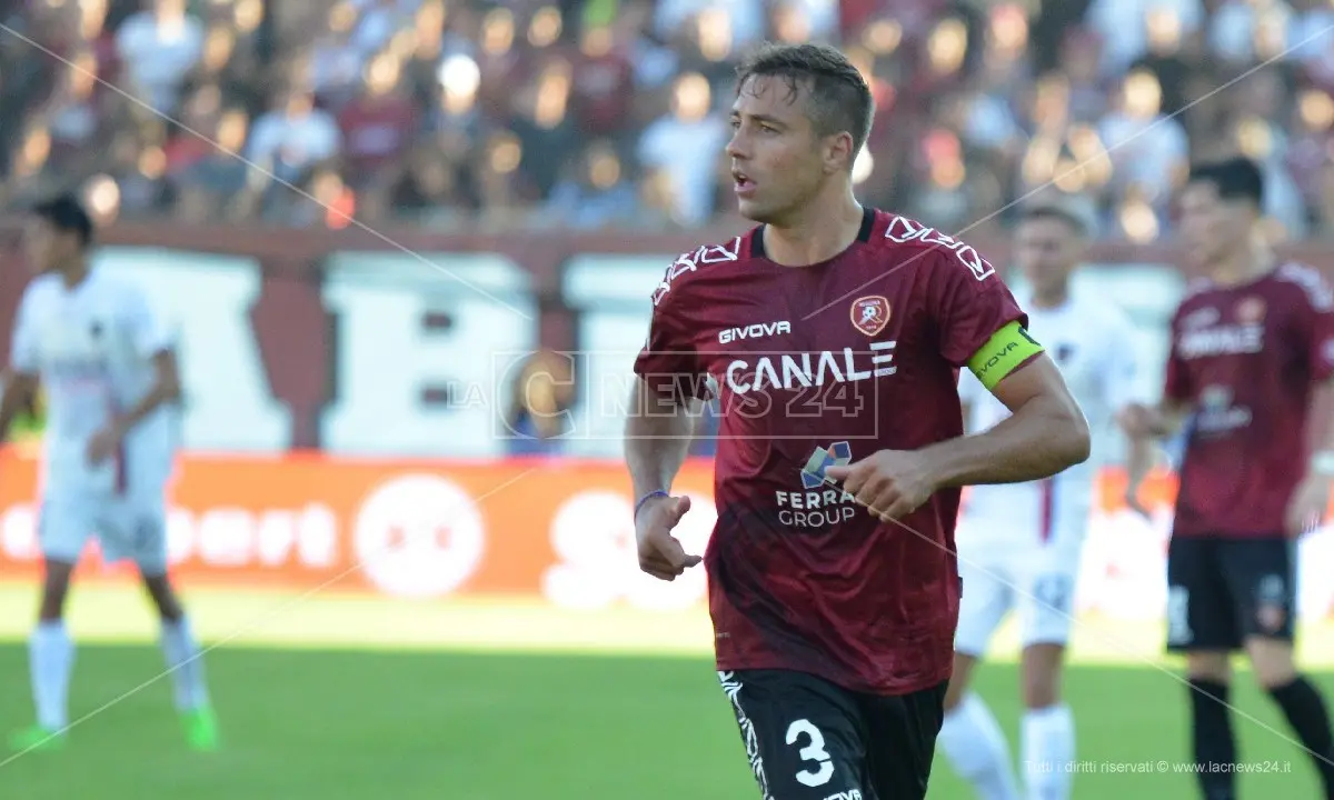 Reggina, a tutto Cionek: «Il gruppo e i tifosi la nostra forza. Adoro Reggio, la sua storia e il suo cibo»