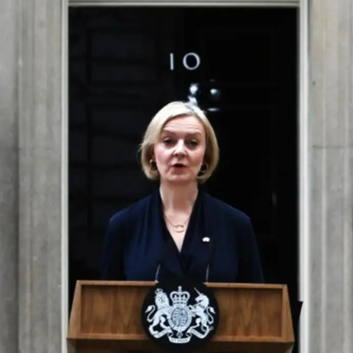 Si è dimessa la premier britannica Liz Truss: solo 45 giorni in carica, record amaro per i conservatori