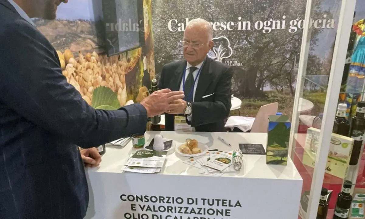 L’olio di Calabria Igp e i fichi di Cosenza Dop protagonisti al Sial di Parigi