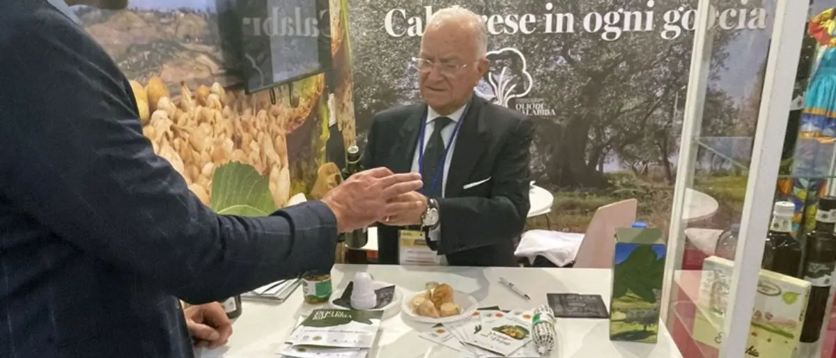 L’olio di Calabria Igp e i fichi di Cosenza Dop protagonisti al Sial di Parigi
