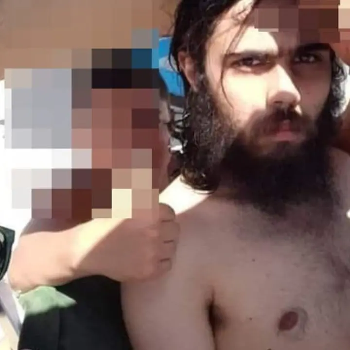 Catanzaro, gravi le condizioni di genitori e due figli sopravvissuti all’incendio che ha ucciso gli altri tre giovani fratelli