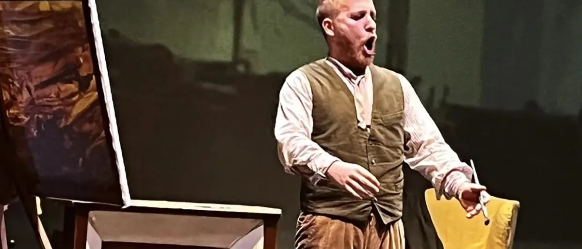 Brilla la stella del baritono calabrese Antonino Giacobbe nel Barbiere di Siviglia, successo in Romania