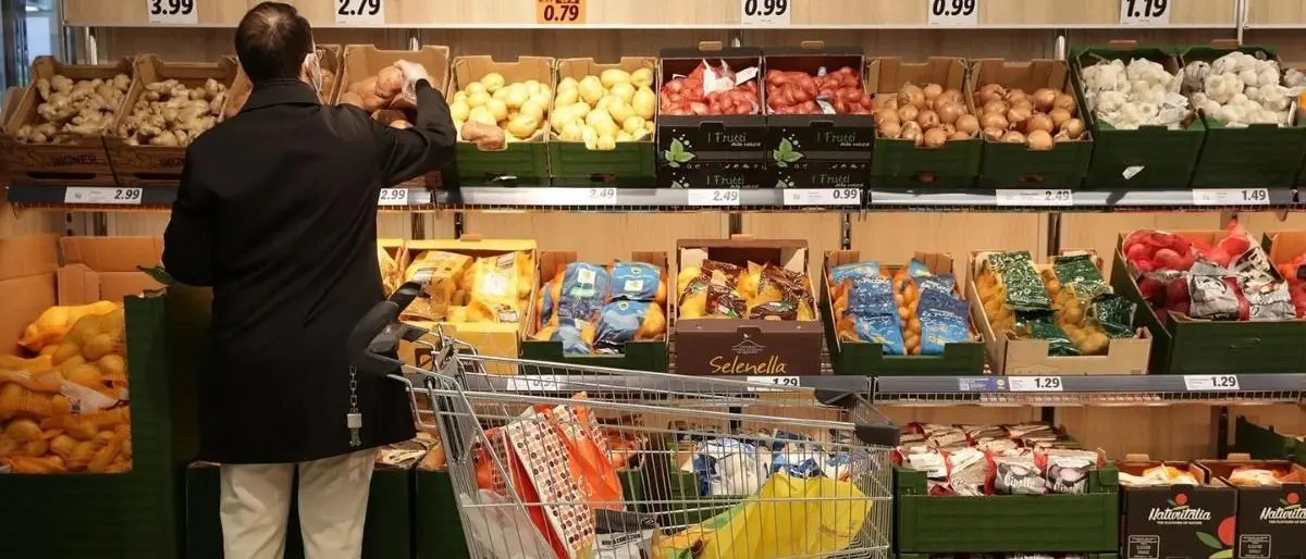 Cosenza è la città italiana in cui i prezzi di cibo e bevande sono saliti di più: +16% in un anno