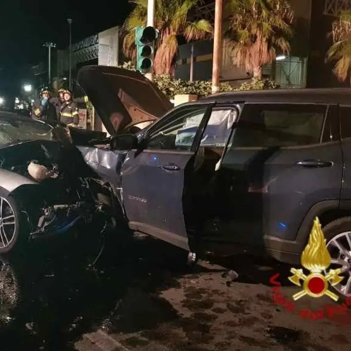 Incidente nel Reggino, quattro feriti nello scontro fra due auto sulla ss 106