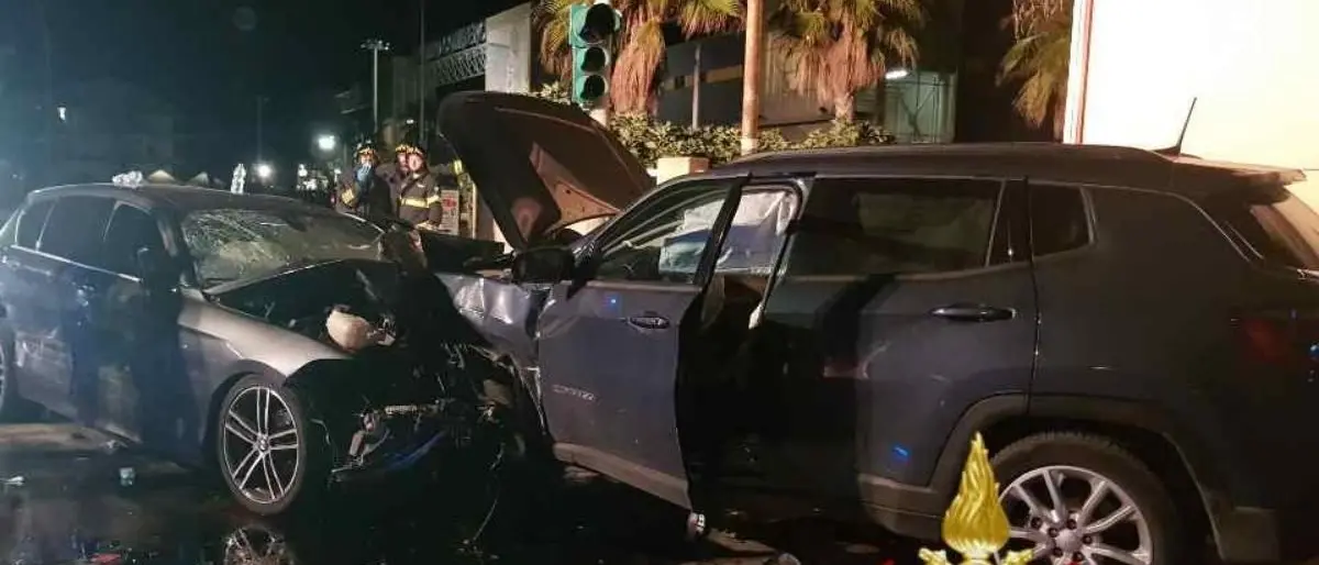 Incidente nel Reggino, quattro feriti nello scontro fra due auto sulla ss 106