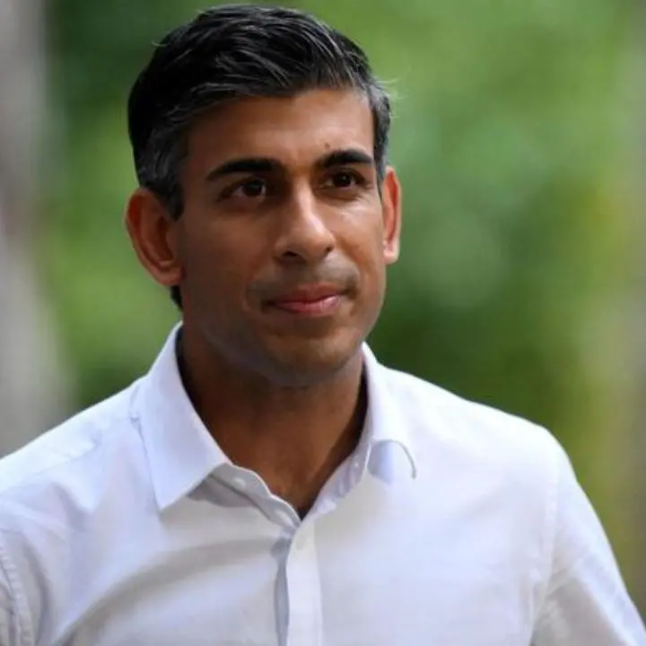 Rishi Sunak è il nuovo premier britannico: la prima volta per un politico di origini indiane