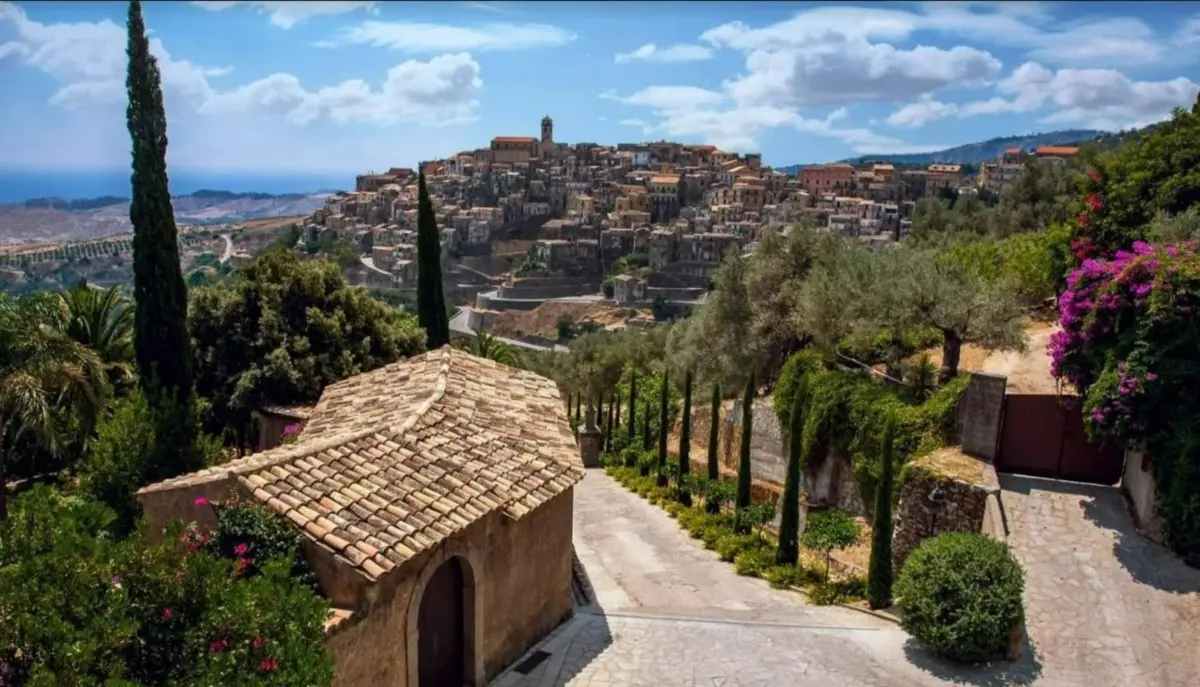 Dal rischio abbandono alla rinascita: Badolato entra nella rete dei borghi più belli d’Italia