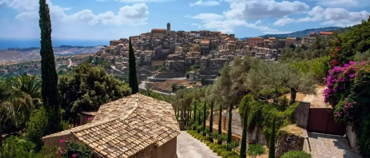 Dal rischio abbandono alla rinascita: Badolato entra nella rete dei borghi più belli d’Italia