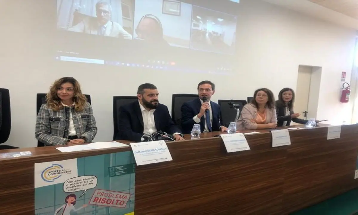 Sportelli per consumatori e inclusione nelle scuole, presentati i progetti. Varì: «Proteggere i soggetti deboli»