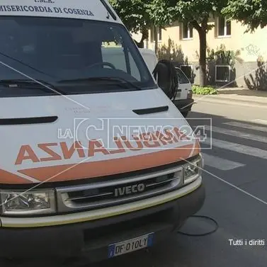 Ex vigile urbano travolto e ucciso da un’auto nel Cosentino: disposta l’autopsia