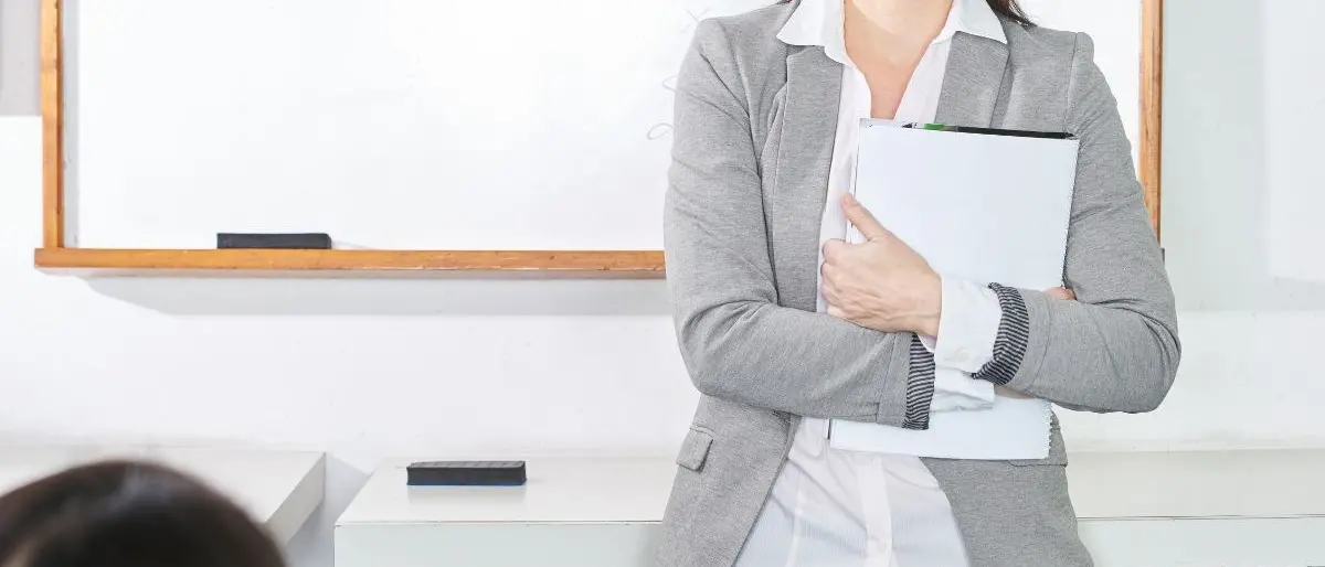 Rimini, si finge malata per non andare a scuola: prof e 2 medici reggini indagati per truffa ai danni dello Stato