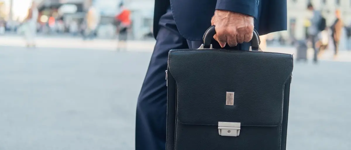 Regione Calabria, c’è la “salva-portaborse”: depositata la proposta per blindare gli staff dei politici