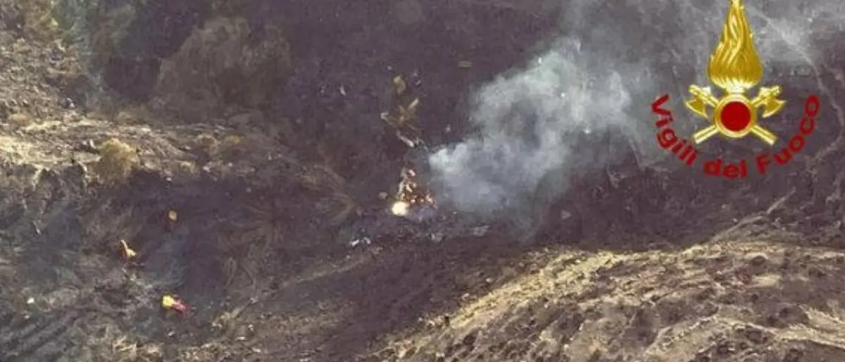 Canadair si schianta sull’Etna: la società proprietaria dell’aereo avvia inchiesta e manda periti sul posto